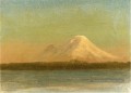 Montagnes enneigées au crépuscule Luminisme paysage marin Albert Bierstadt